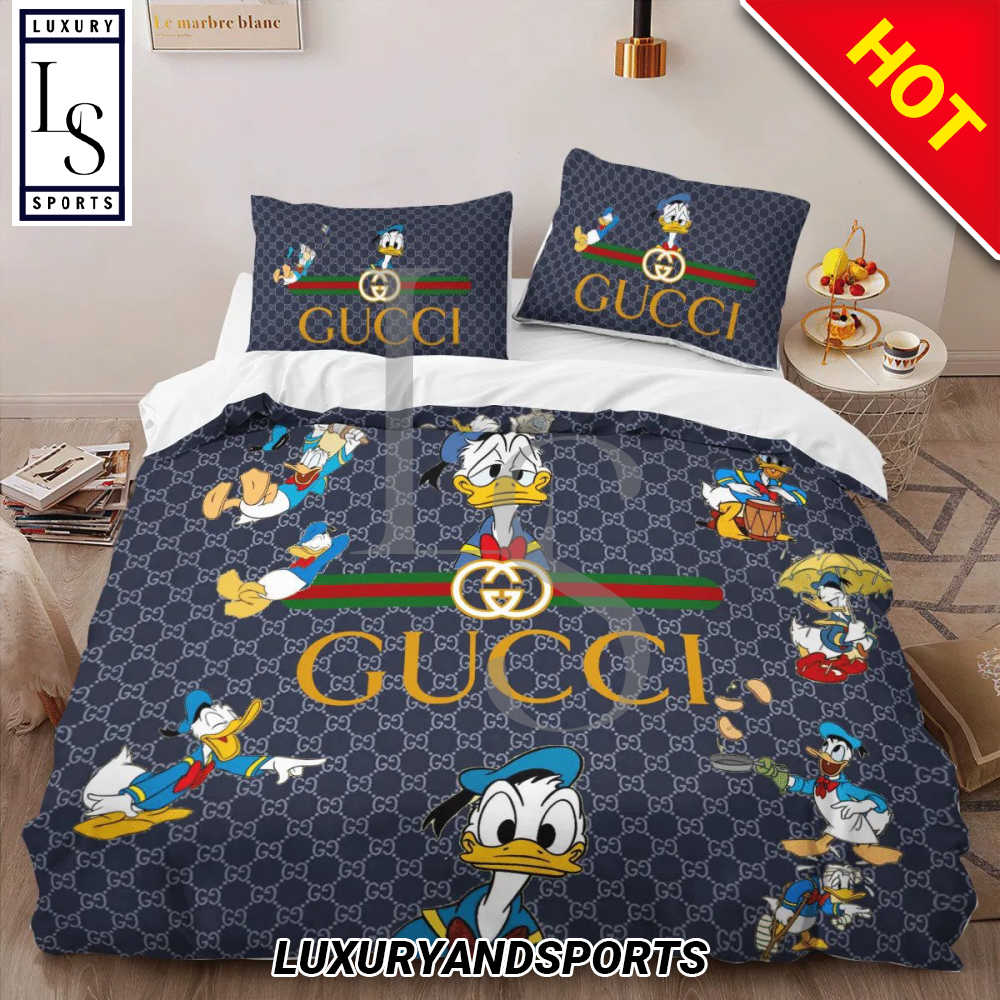 Gucci Donald New Fashion Logo Premium Luxury Bedding Set nUGYD.jpg